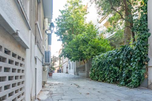 Pan's Cave Studio in Plaka