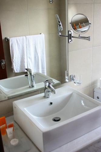 Un baño de 7Palms