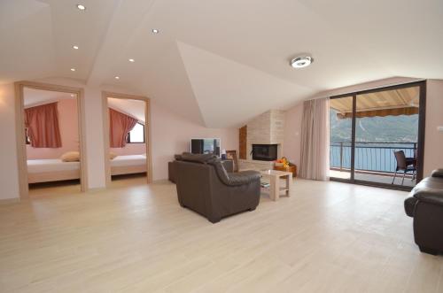 Χώρος καθιστικού στο Apartments Kaludjerovic