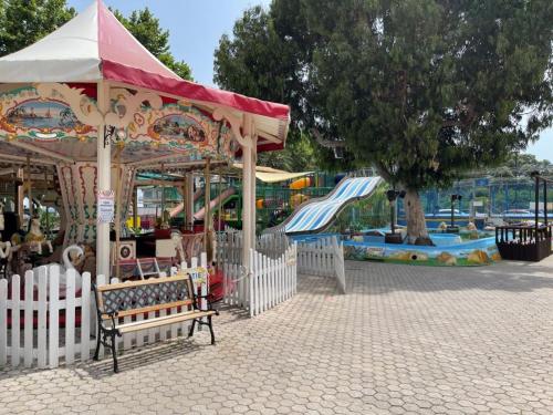 Πισίνα στο ή κοντά στο Location saisonnière Menton 220 M des plages
