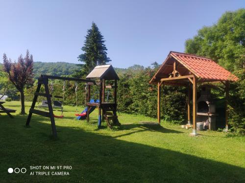 Ο χώρος παιχνιδιού για παιδιά στο Apartamentos Goizeder