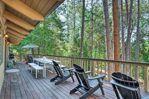 Φωτογραφία από το άλμπουμ του Pine Mountain Cabin with Hot Tub, 2 Mins to Marina! σε Groveland