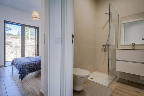 Ένα μπάνιο στο Happiness Apartment - 2bedroom apt in Aljezur