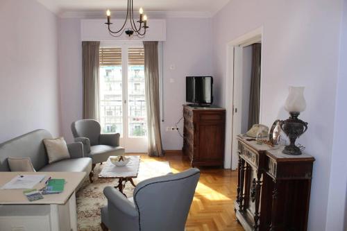 Vintage, spacious apartment in the heart of Athens!