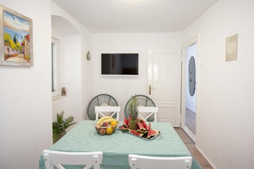 Central Square Apartment Slavuj