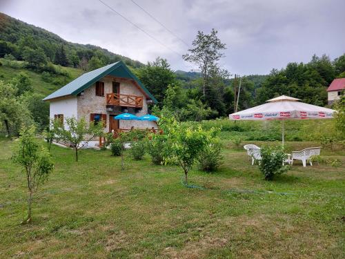 Φυσικό τοπίο κοντά σε αυτή η παραθεριστική κατοικία