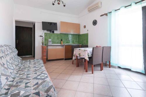 Kuchyňa alebo kuchynka v ubytovaní Apartment in Kukljica - Insel Ugljan 39720