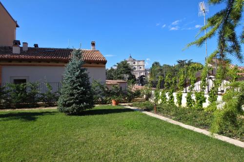 صورة لـ Residenza San Flaviano, Relais di Charme في لاكويلا