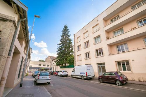 Appartement Climatisé 7mn Centre Ville 95M2 4 Adultes Bébé Garage Sous sol Arrivée Autonome