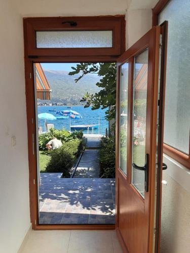 Imagen de la galería de Beachfront Apartments Grunche, en Ohrid