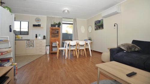 Afbeelding uit fotogalerij van Investigator Beach Breeze Apartments U3 in Kingscote