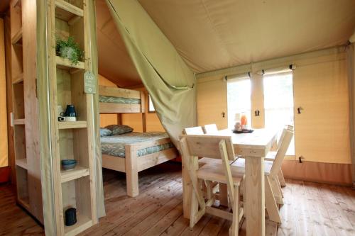 Gallery image of TENTE SAFARI Lodge FERME CARRIQUE in Tardets-Sorholus