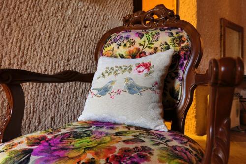 Un lugar para sentarse en Eyes Of Cappadocia Cave Hotel