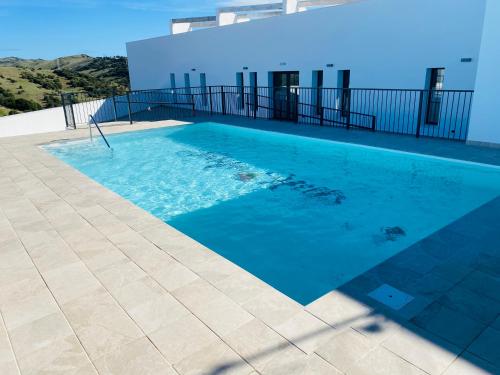 Jardín, Piscina y Fibra Óptica - SimplyTarifa