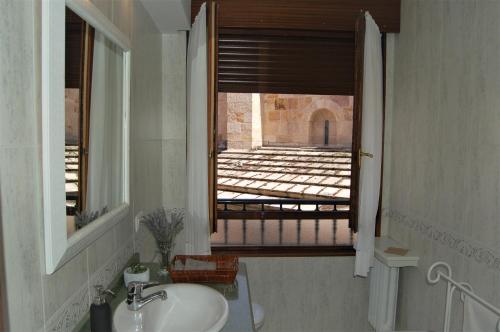 A bathroom at La Casa de Zamora