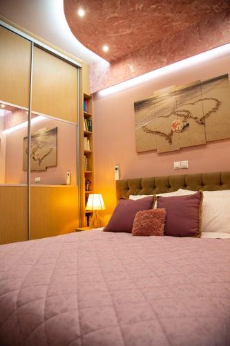 Athens Nautical Flat