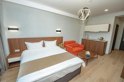 Ένα ή περισσότερα κρεβάτια σε δωμάτιο στο Crystal Residence