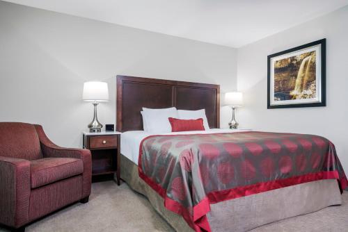 Ramada by Wyndham Minneapolis Golden Valley Image