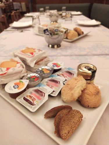 อาหารที่มีในโรงแรมหรือบริเวณใกล้เคียง