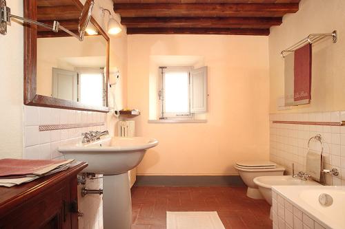 Koupelna v ubytování Agriturismo Podere La Casa