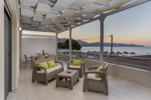 Ammos Beachfront Luxury Apartment