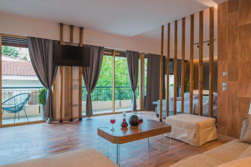 NOHO Boutique , premium living Lazeon 7