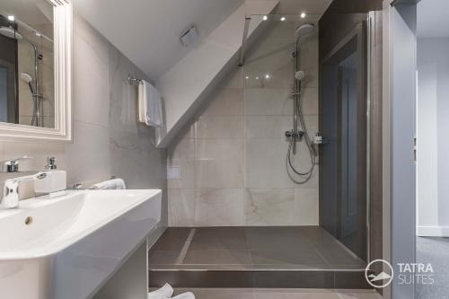 Koupelna v ubytování TATRA SUITES Boutique Suites Deforte Star View 302