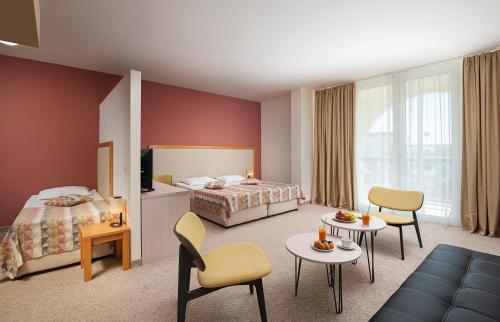 Ліжко або ліжка в номері Melia Sunny Beach All Inclusive