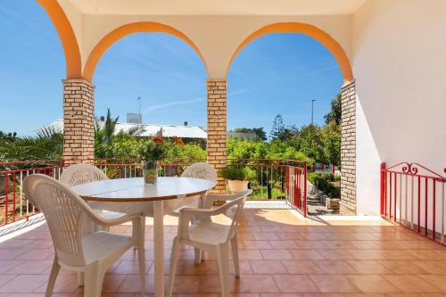 Villa Benny by BarbarHouse
