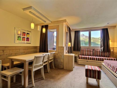 Photo de la galerie de l'établissement Grand 3 pièces avec balcon, proche des pistes et commerces - FR-1-455-187, à La Plagne Tarentaise