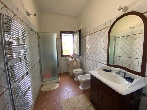 A bathroom at Villetta a Corigliano D'Otranto