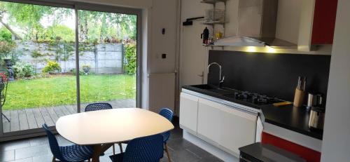 Gallery image of Maison confortable à Vieux-Condé avec jardin privé et parking in Vieux-CondÃ©