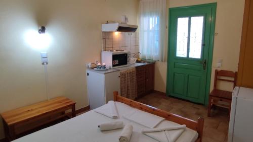 Dapur atau dapur kecil di Villa Spiros