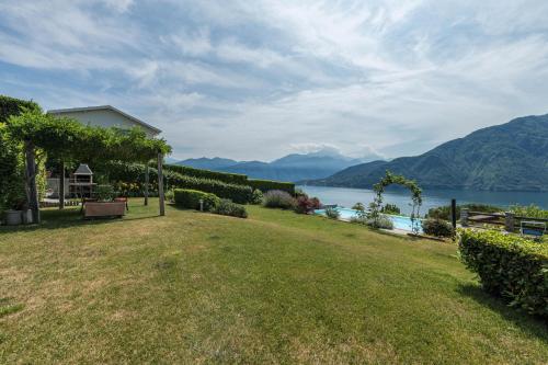 Paesaggio naturale nelle vicinanze della villa