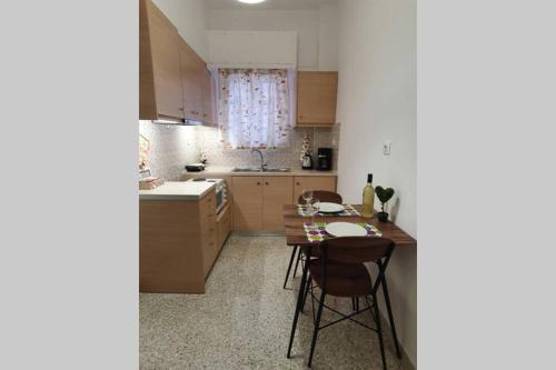 Greek hospitality in a modern apartment