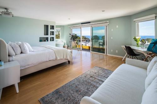 Galería fotográfica de Beach Resort Home with Ocean Views Jacuzzi & Sauna! en San Diego