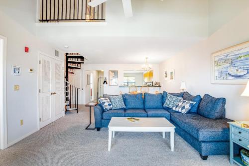 Bethany Bay --- 605 Crowley – Photos 2