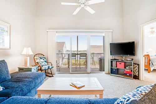 Bethany Bay --- 605 Crowley – Photos 3