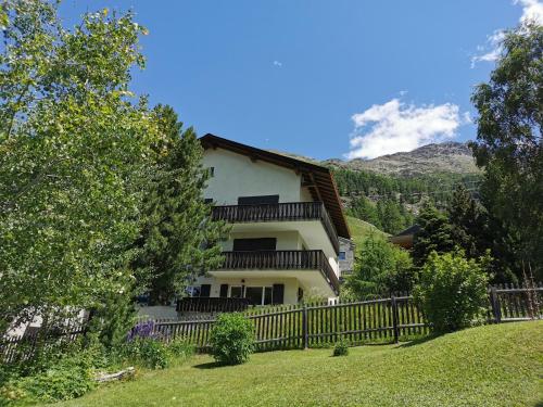 Nespecifikovaný výhled na hory nebo výhled na hory při pohledu z apartmánu