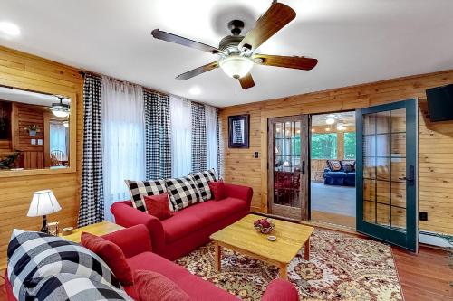 The Mitchell House – Photos 3