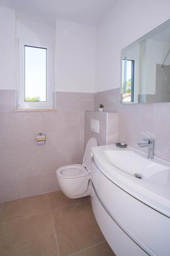 Un baño de The Blueview Appartements Novigrad