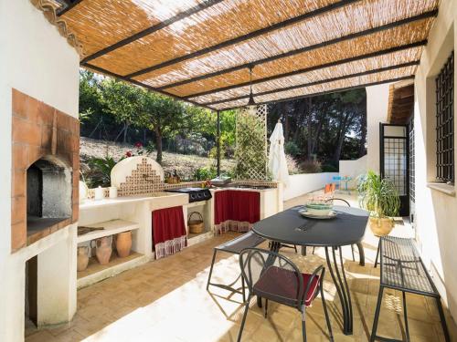Charming Holiday Home in Valderice with Private Pool