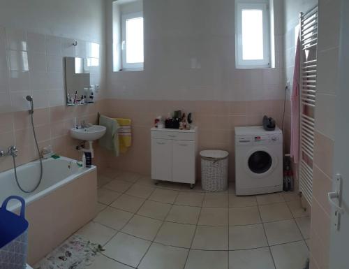 Kúpeľňa v ubytovaní Salki Apartman