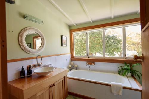 Bathroom sa Kaituna Valley Homestead