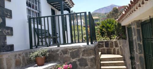 Nespecifikovaný výhled na hory nebo výhled na hory při pohledu z prázdninového domu