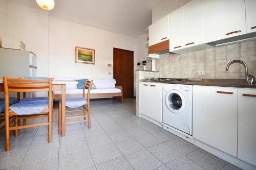 
Cucina o angolo cottura di Apartments Villa Elisabeth Lignano Pineta - IVN01485-DYB

