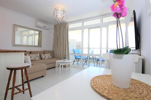 Central Apartment overlooking Yumbo centre with heated pool