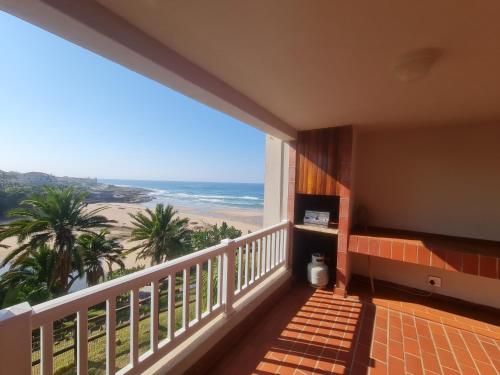 a balcony with a view of the beach at Laguna La Crete 94 in Margate