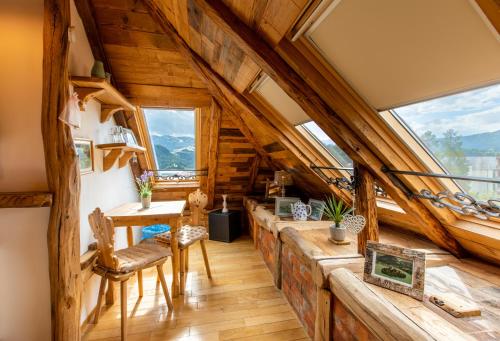 Kuchyň nebo kuchyňský kout v ubytování Old Bled House