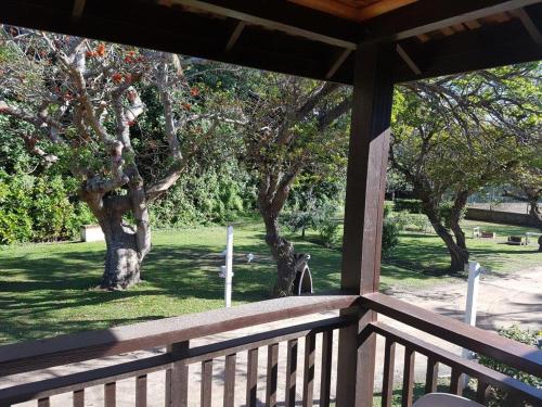 Taman di luar Natures Cabin